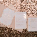 Từng đường nét của bộ thiệp mời được ép một cách chuẩn xác