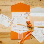 Mẫu thiết kế thiệp mời với sắc cam ấn tượng