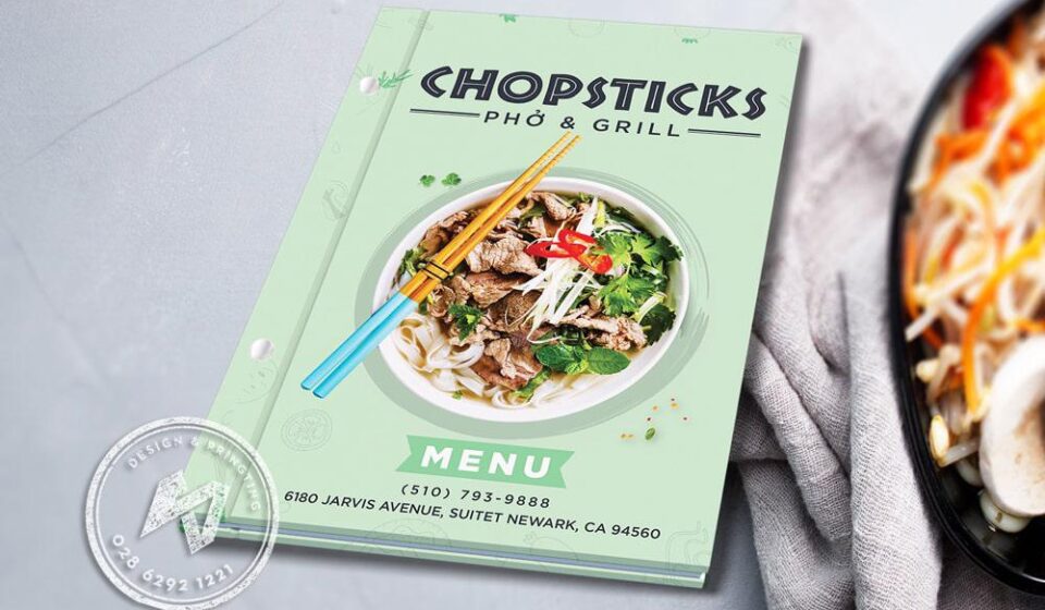 In menu bìa cứng quán Phở Chopstick tại Mỹ