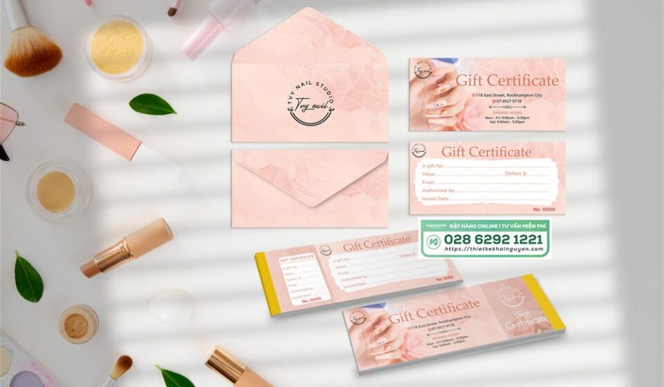 Gift voucher kèm bao thư màu hồng cho nails spa