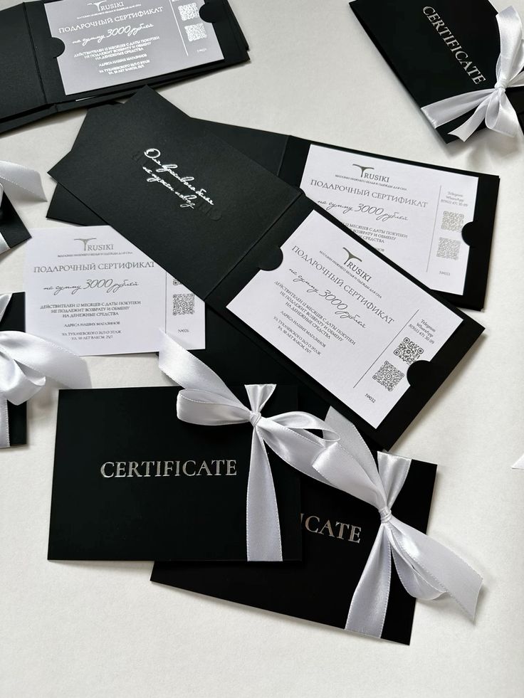 Mẫu thiệp sự kiện 2025 - thiệp đen trắng phong cách